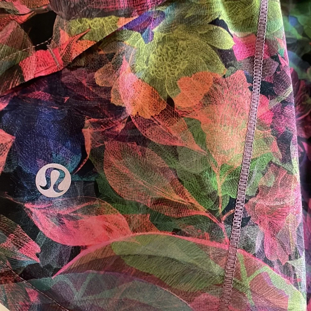 Lululemon Speed Up Low Rise 2 1/2” Lined Short Athletic Size 2 Gray/Multi Sport - Picture 3 of 6